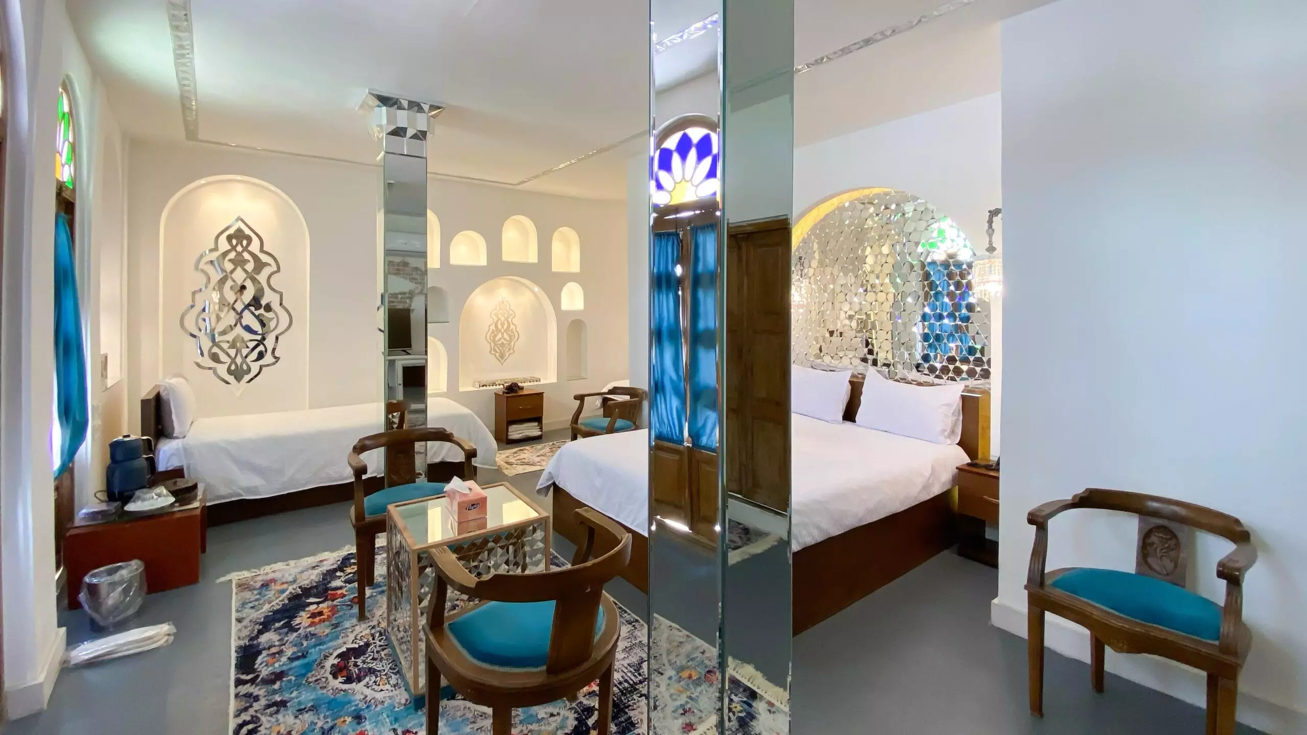 Alibaba https://cdn.alibaba.ir/ostorage/hotel-accommodation-images/680f4fa6f6e8766ef96f4f46_آینه (9).webp